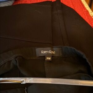 Karen Kane Black Ankle Pant with Elegant Silhouette